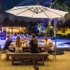 Giantex Patio Umbrella 10 Ft, Pool Umbrellas with 32 LED Lights Solar Powered Offset Umbrella, 8 Ribs Cantilever Umbrella with Tilting Adjustment, Heavy-Duty Outdoor Umbrellas(Beige)