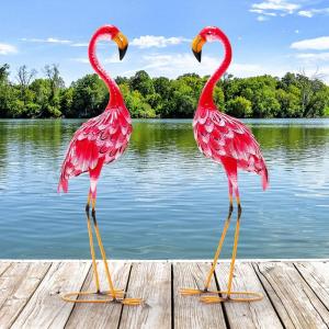 Giantex Flamingo Garden Statues Set of 2, Standing Metal Flamingo Sculptures Bird Ornament Yard Decorations for Lawn Backyard Porch Patio Outdoor Decor, with 4 U-Shaped Stakes (Flamingo)(Flamingo)